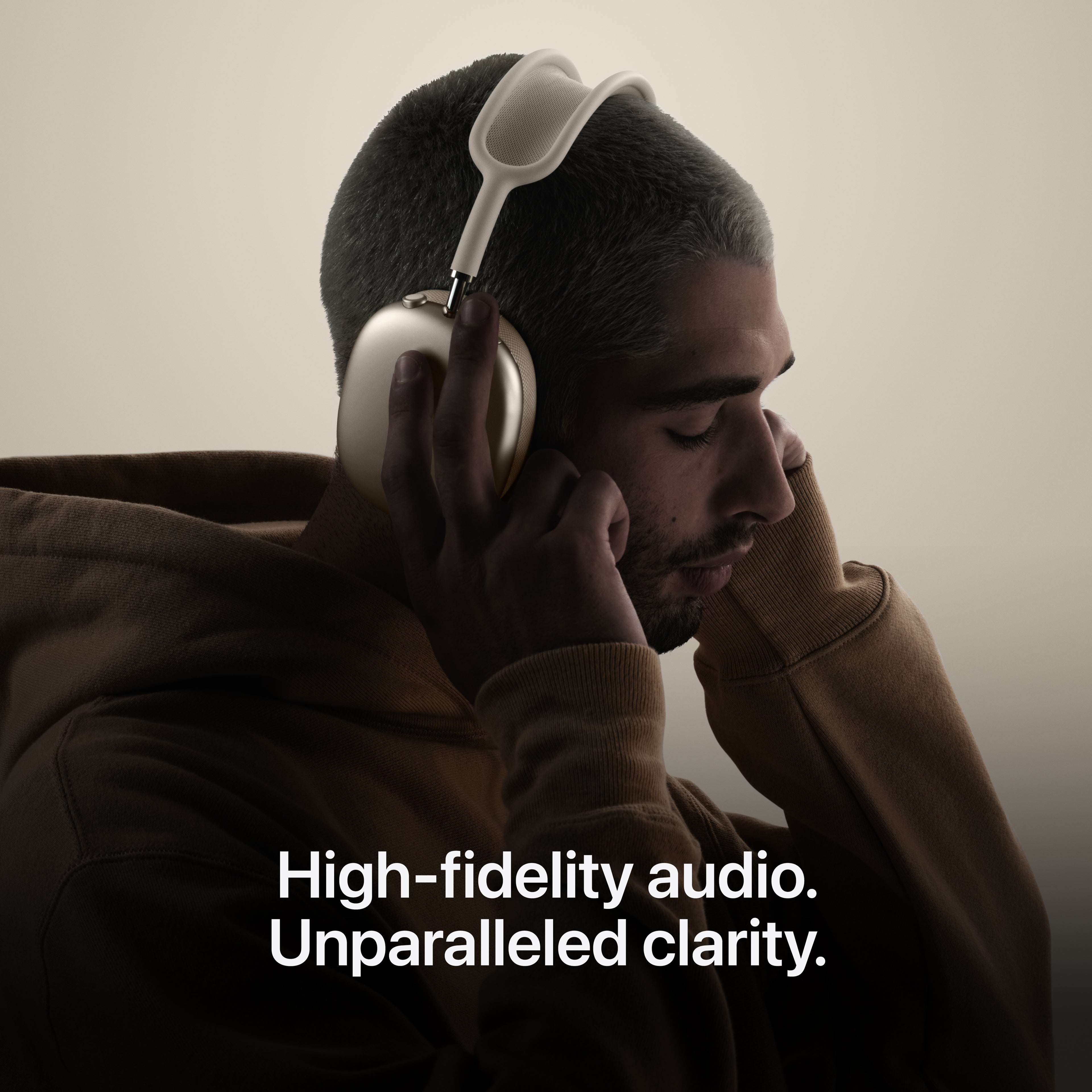 AirPods Max - Midnight - Position 5